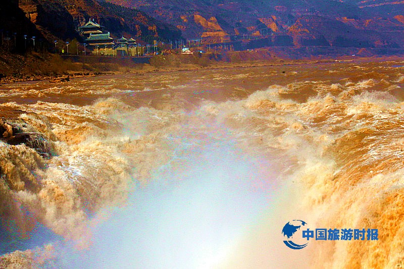 中国旅游时报带您走进壶口瀑布